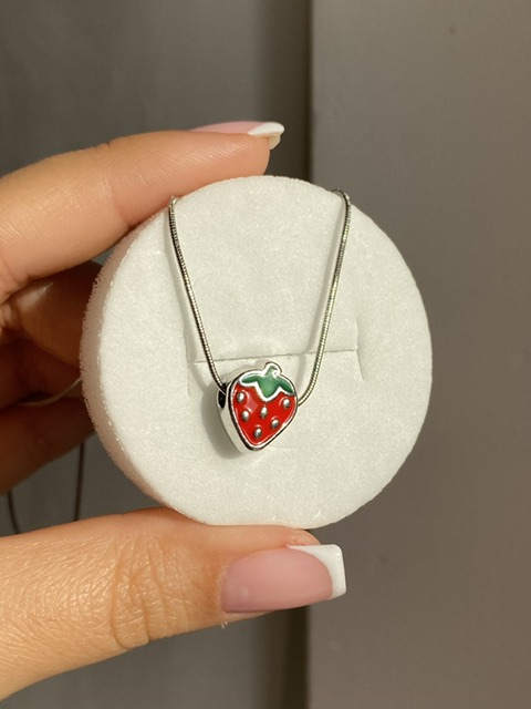 گردنبند توت فرنگی