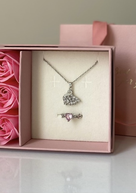 گردنبند جواهری قو