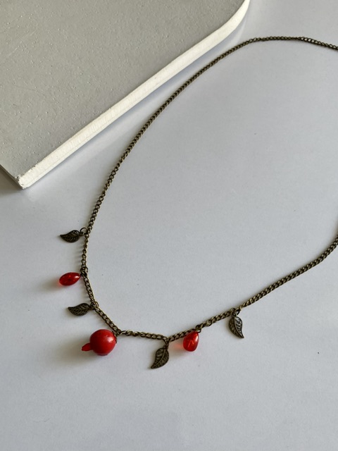 گردنبند یلدایی(رو مانتویی)